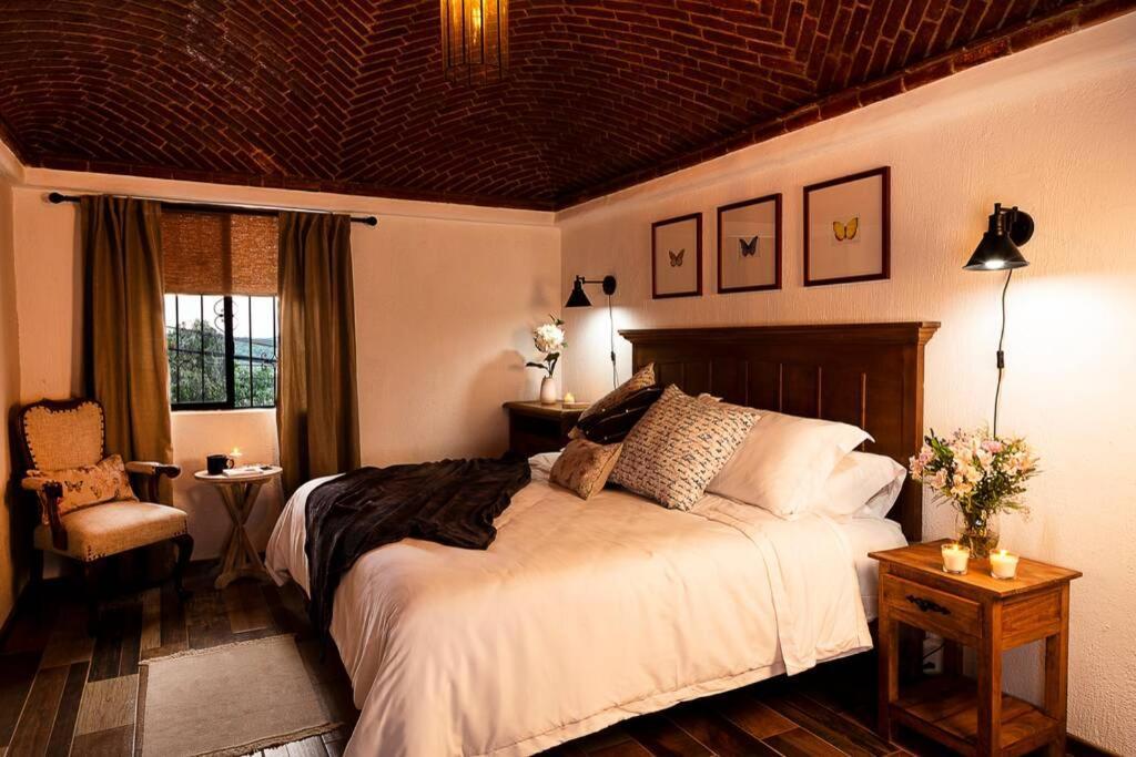 Casa Aurora, Estilo Rustico-Moderno, Guanajuatoヴィラ エクステリア 写真