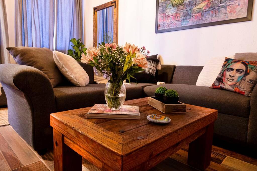 Casa Aurora, Estilo Rustico-Moderno, Guanajuatoヴィラ エクステリア 写真